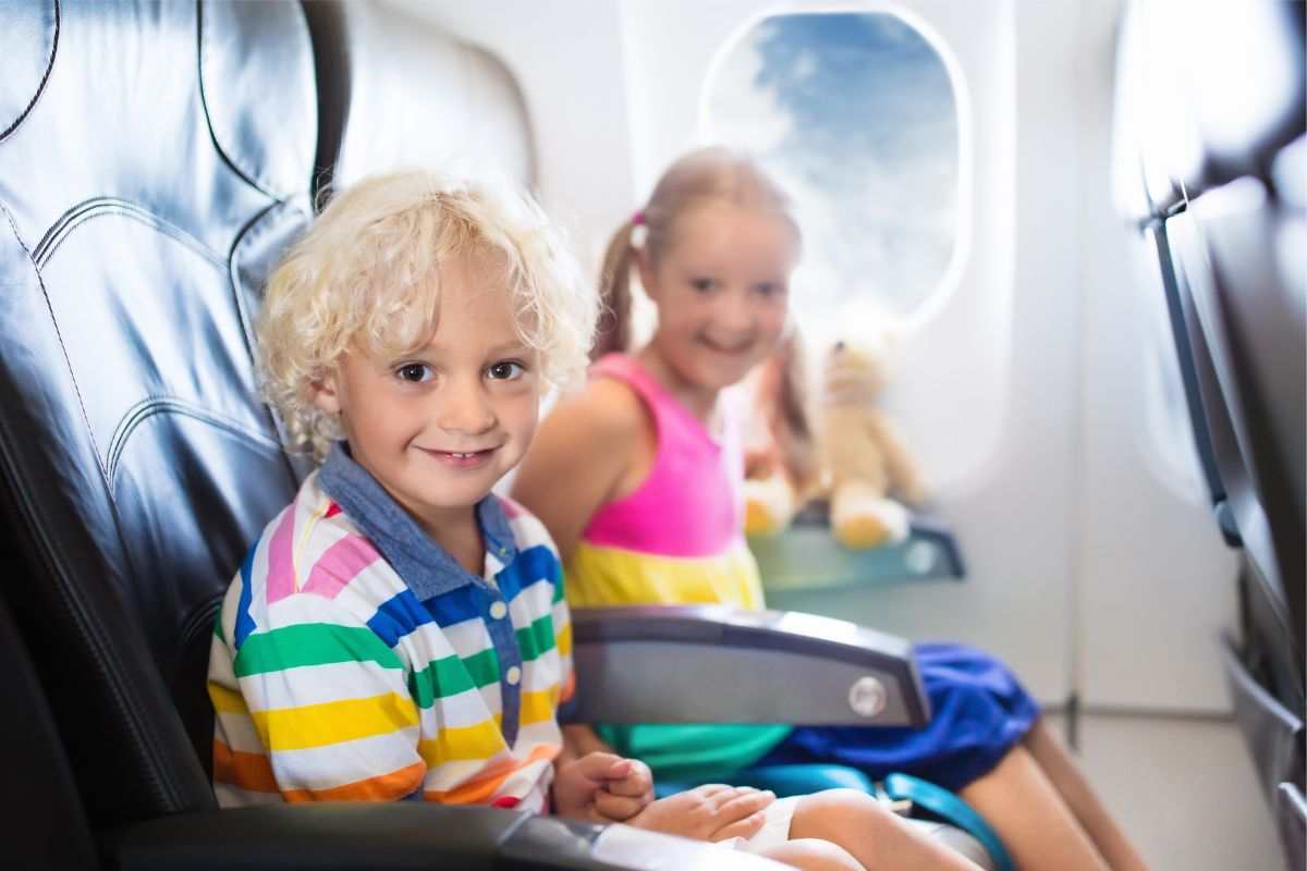 viaggiare in aereo con i bambini